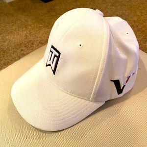 Tiger Woods Nike fitted cap